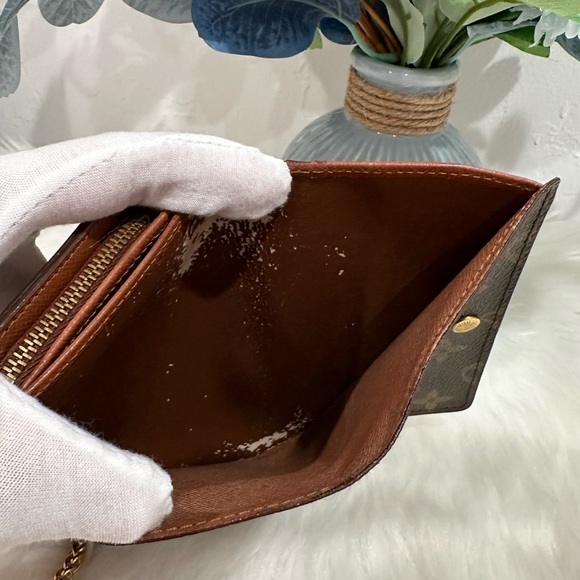 RA1916 | Louis Vuitton Tressor Wallet - Picture 10 of 15